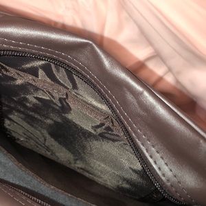 Nike Bags - Vintage Leather NIKE Workout bag Nike Bags - Vintage Leather NIKE Workout bag